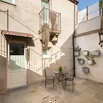 Maison Hotel