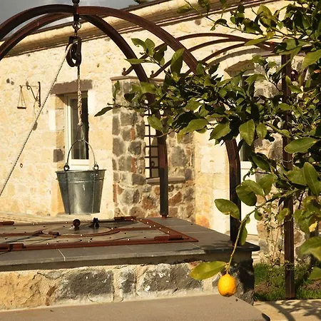 Maison Hotel 3*