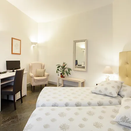 מלון Maison 3*
