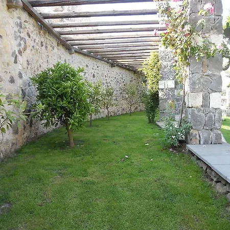 Maison Hotel