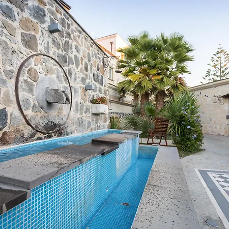Maison Hotel 3*