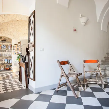 Maison Hotel 3*