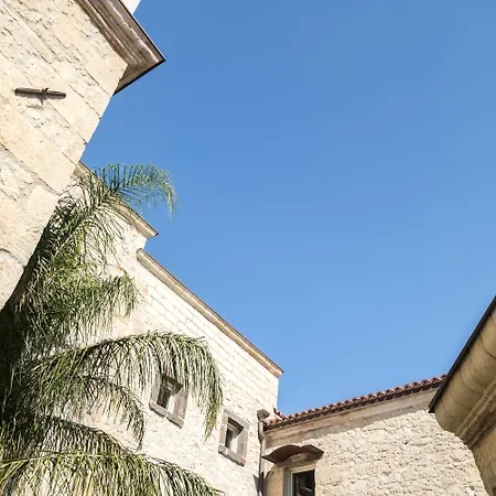 Maison מלון Tresnuraghes
