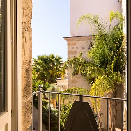 Maison Hotel