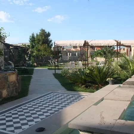 Maison فندق